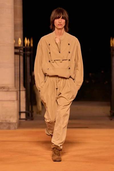 Look 15